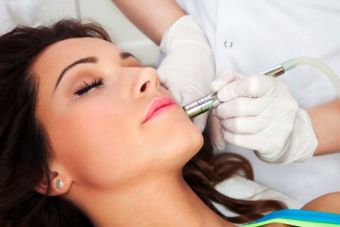 Acne Treatment in Purnia, Best Skin Specialist for Acne Treatment, Dr Poonam Raut, Skyn Laser Clinic, Cost of Acne Treatment